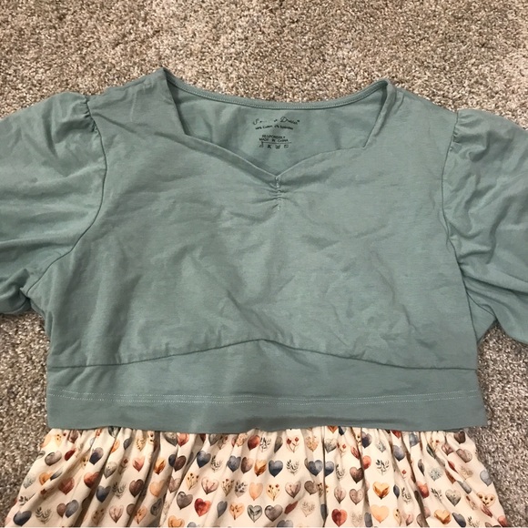 Super Cute Dresses Nursing Dress with Heart Pattern and Puff Sleeves - Picture 3 of 5